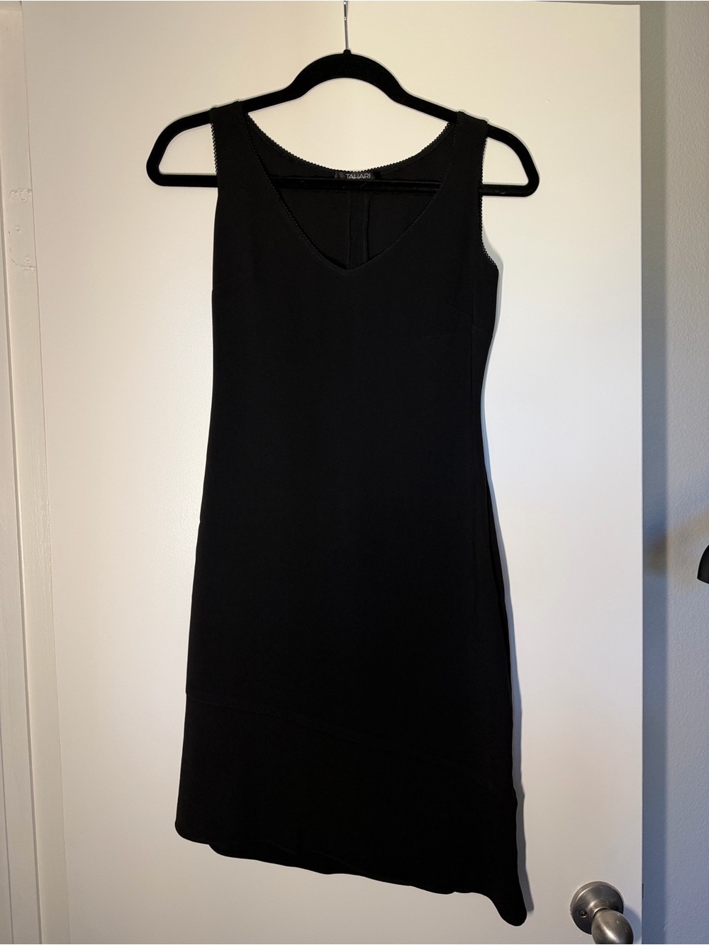 Tahari Women’s Sleeveless Dress